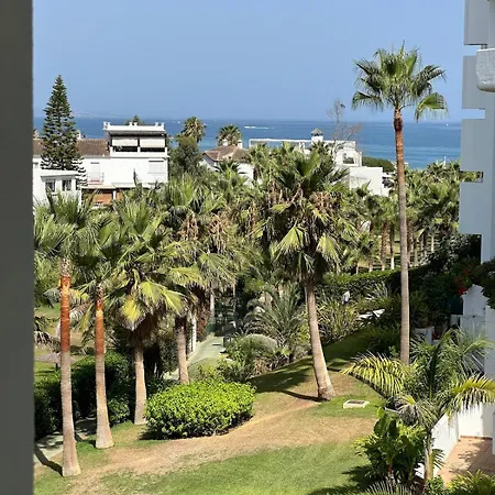 アパート Entire Beachside With 24-hour Security マルベーリャ