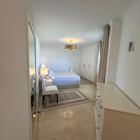 Entire Beachside With 24-hour Security * マルベーリャ